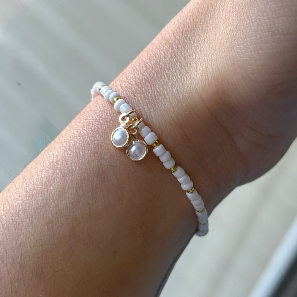 Elegant Pearl Charm Beaded Bracelet